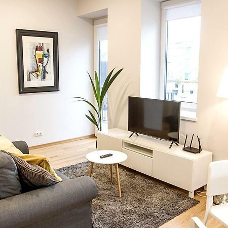 Modern 1Bd Apartment In Old Town By Hostlovers Kaunas Exterior photo